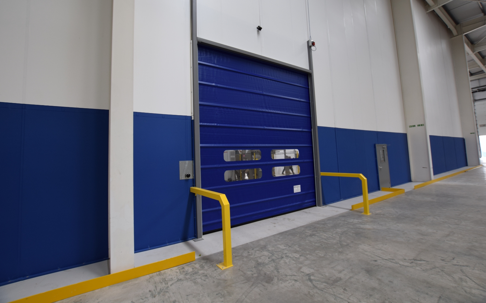 Fast Action Door Lightweight 1