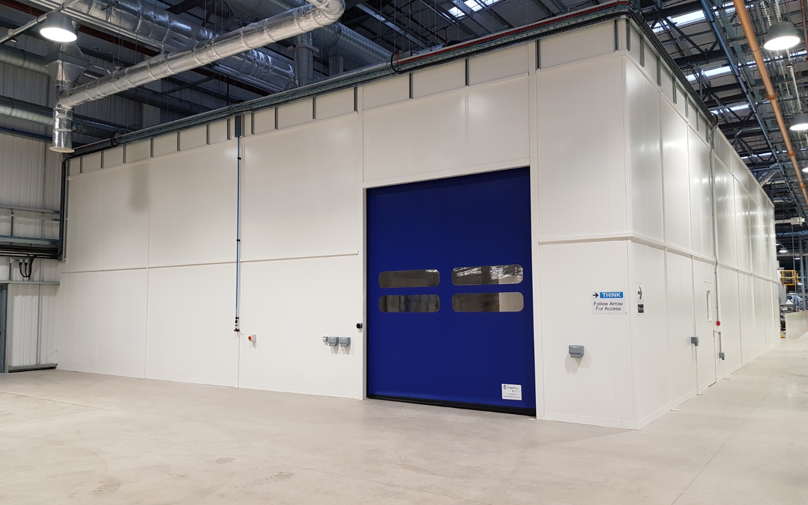 Anchorwall fast action door