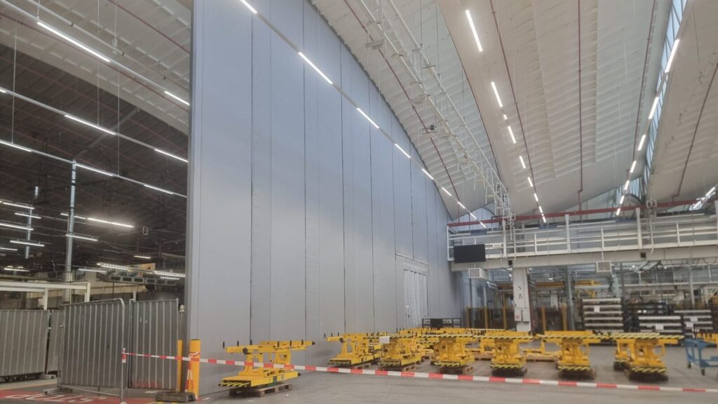 Trennung von Produktions, Montage und Lagerräumen, Köln-Niehl, Deutschland